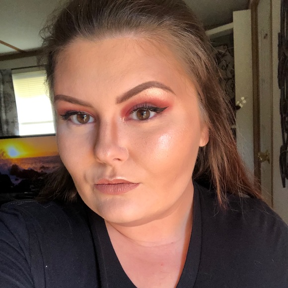 Meet your Posher, Leah - Picture 1 of 1